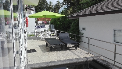 piscine privée sur la terrasse + grande piscine pour la residence
